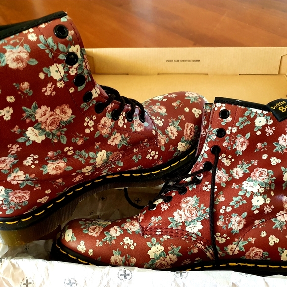 Doc Martens Boots - Picture 2 of 6